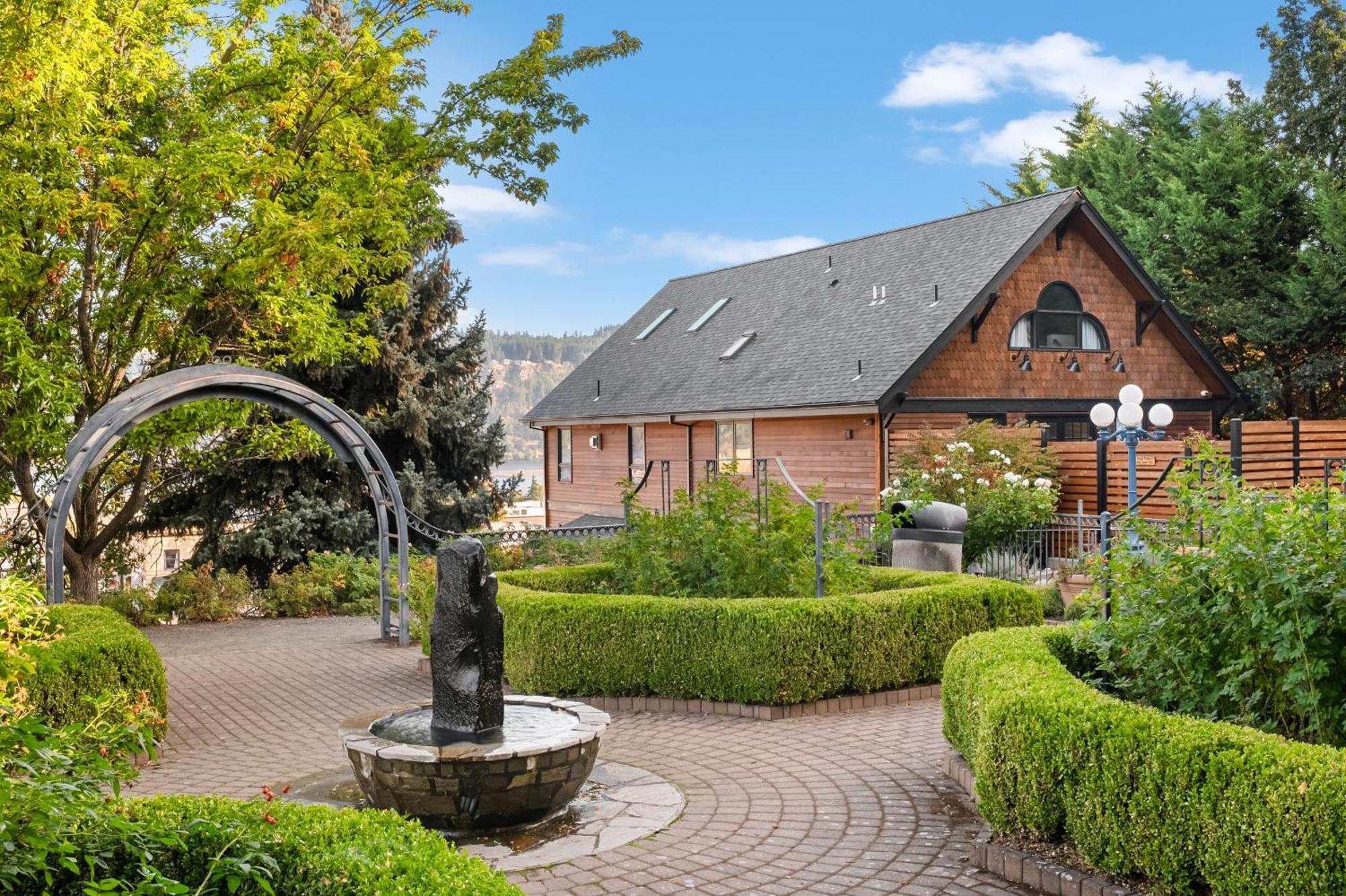 Horsefeathers Hotel Hood River Exterior photo
